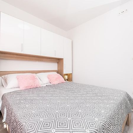 Apartments Janice ปาโกชตาเน ภายนอก รูปภาพ