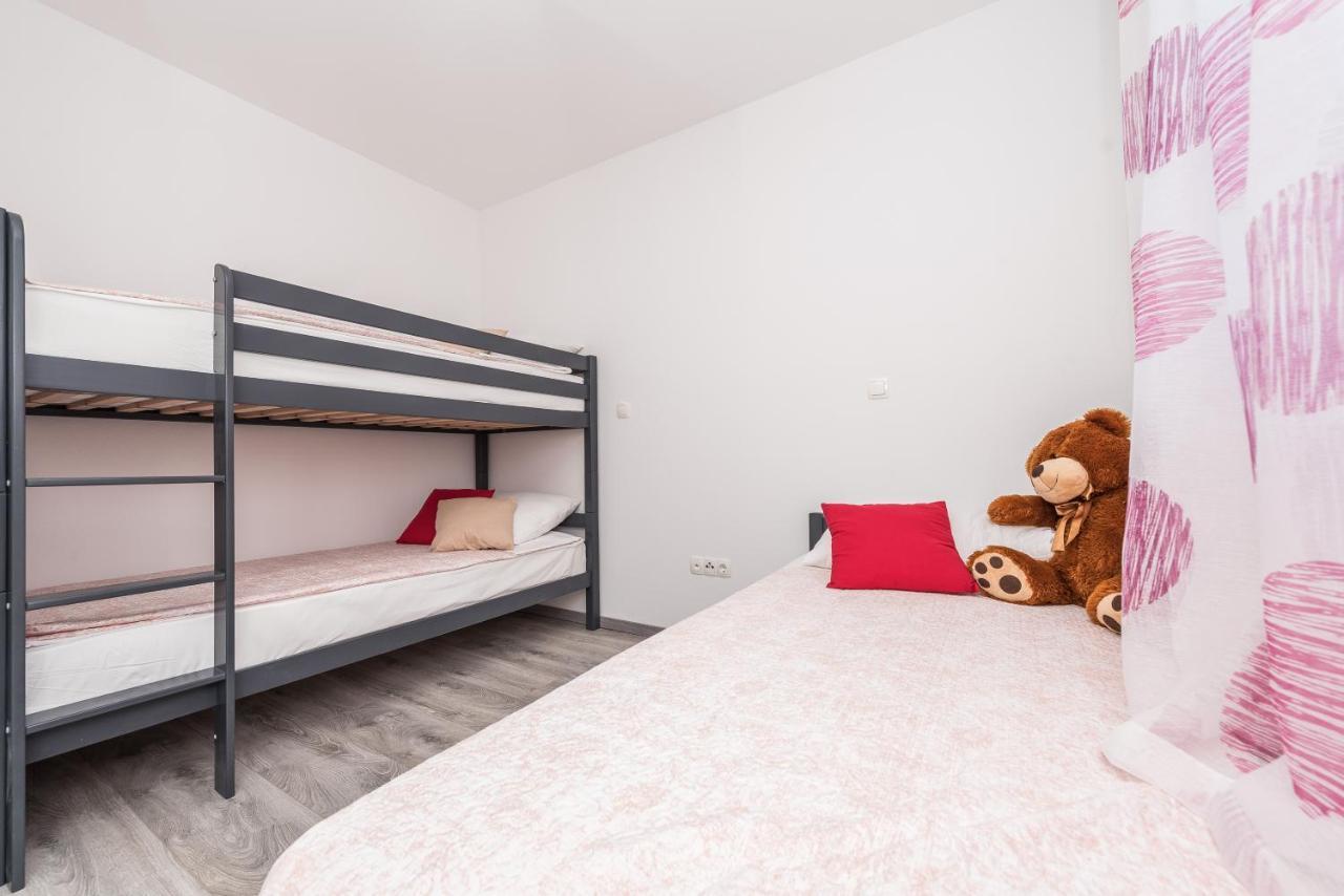 Apartments Janice ปาโกชตาเน ภายนอก รูปภาพ