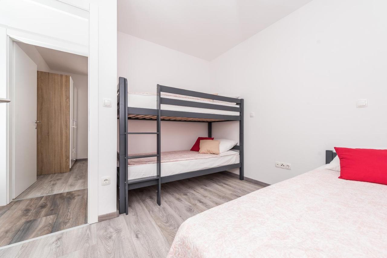 Apartments Janice ปาโกชตาเน ภายนอก รูปภาพ